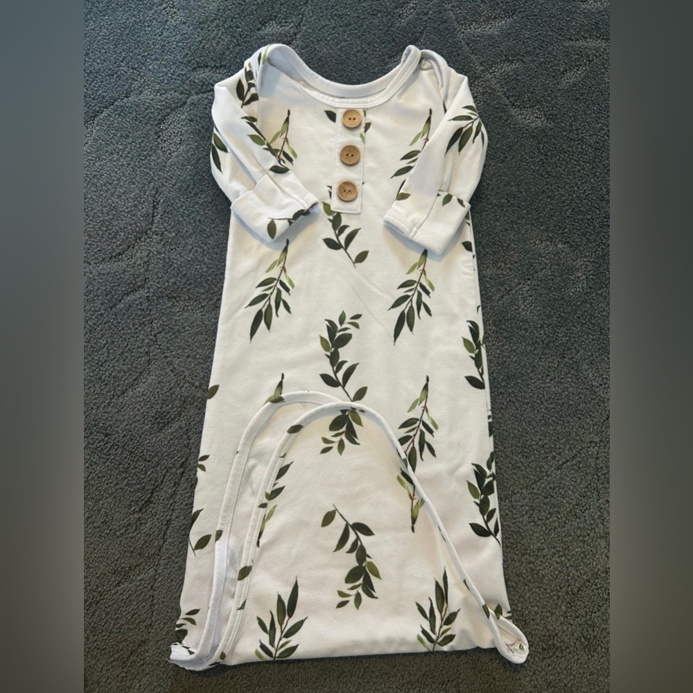 Caden Lane Leaf Print Knotted Gown